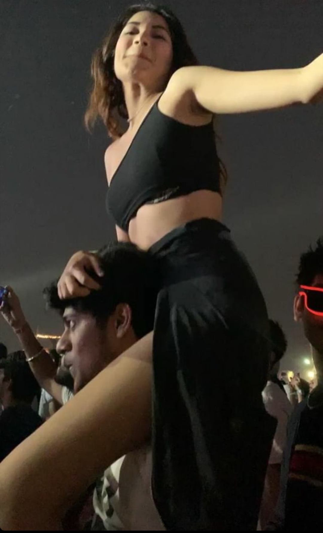 27049_1587464693.jpg