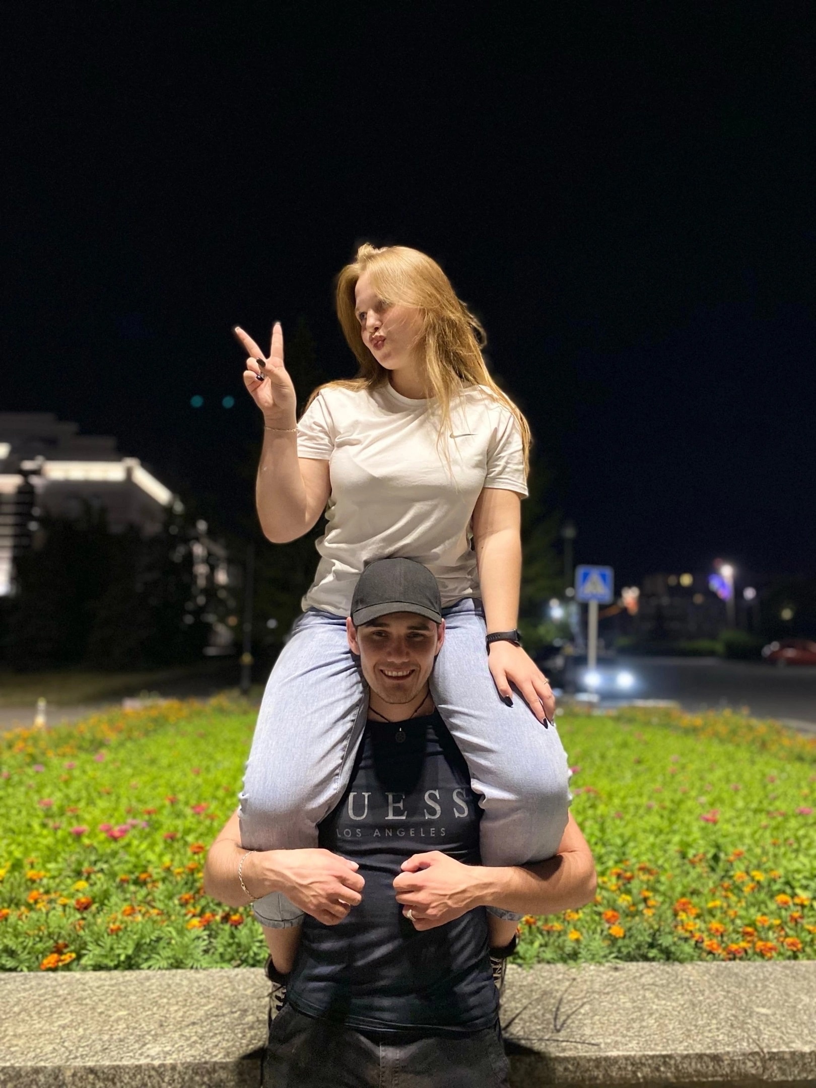 27593_1682523383.jpg