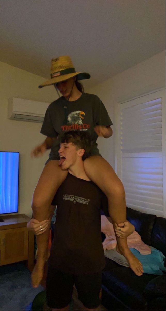 27593_1685999240.jpg