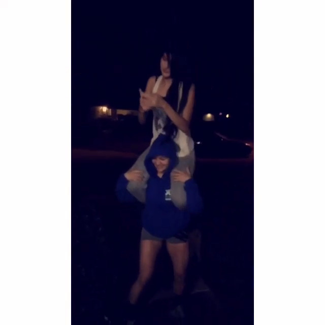 Ultimate shoulder rides / New Pics