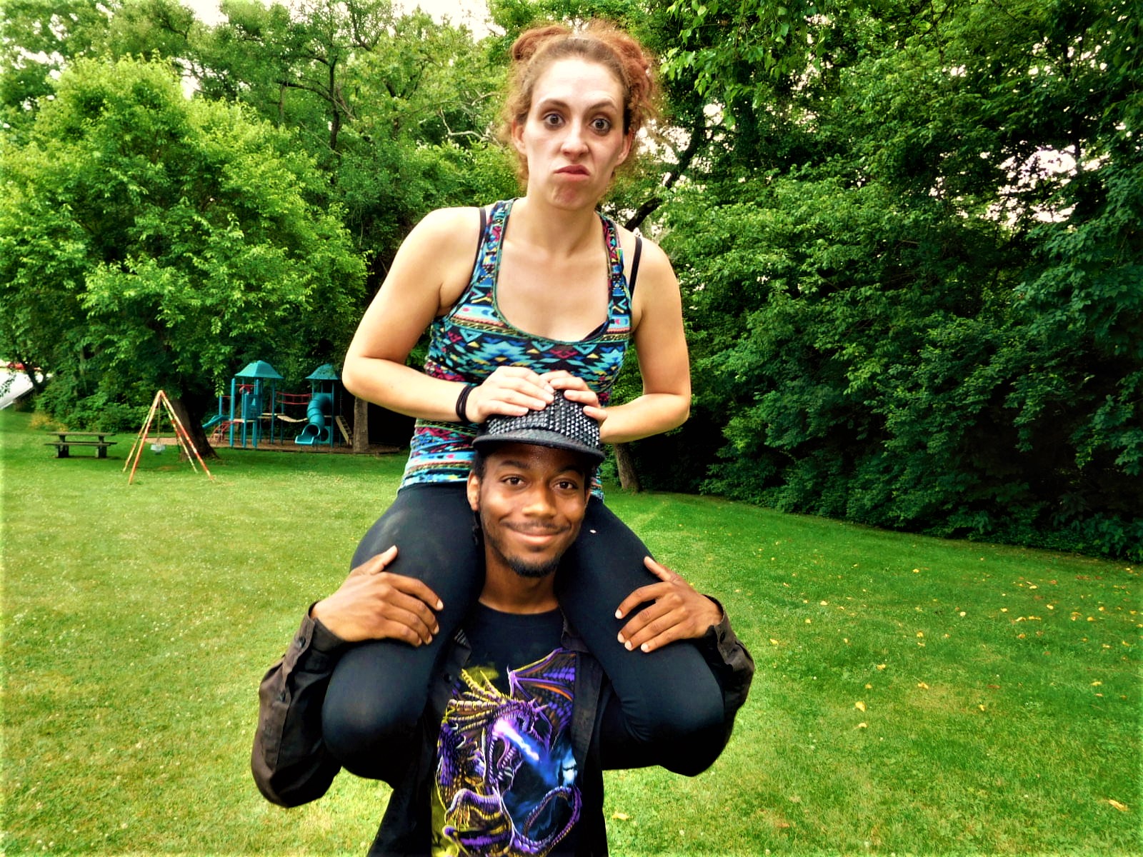 Ultimate Shoulder Rides Pics Wom